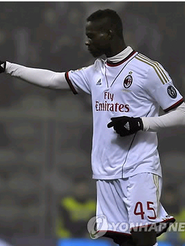 ???? ??? ????
??? ???? ???? '??' ??…'??'?? ???? ??

???? ?????? ?? ??? ??? ????(24)? ??? ?????? ?? ???? '??'??? ??? ?? ???. ?? ???? ??? ????? ??? ??? ?? ????? ?? ????? ????? ??. 
